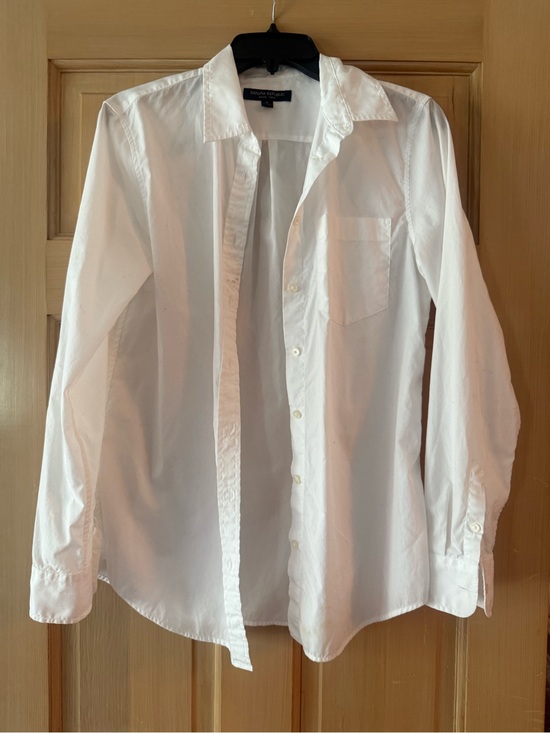Banana Republic Tops - Banana Republic White Button-Down Shirt